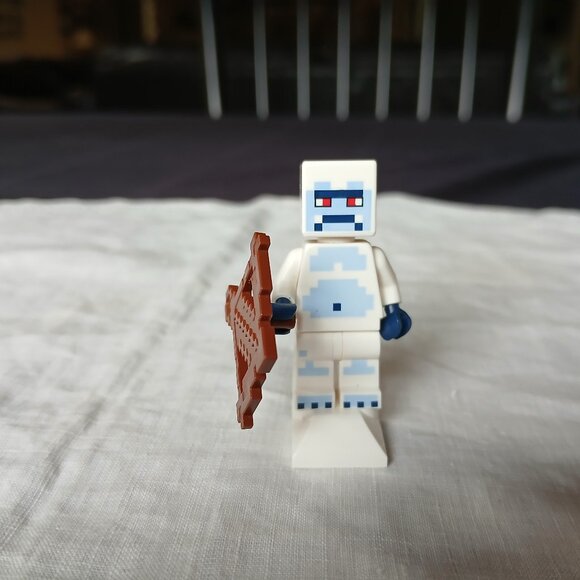 Lego Minifigure Minecraft Yeti with crossbow - Picture 1 of 5